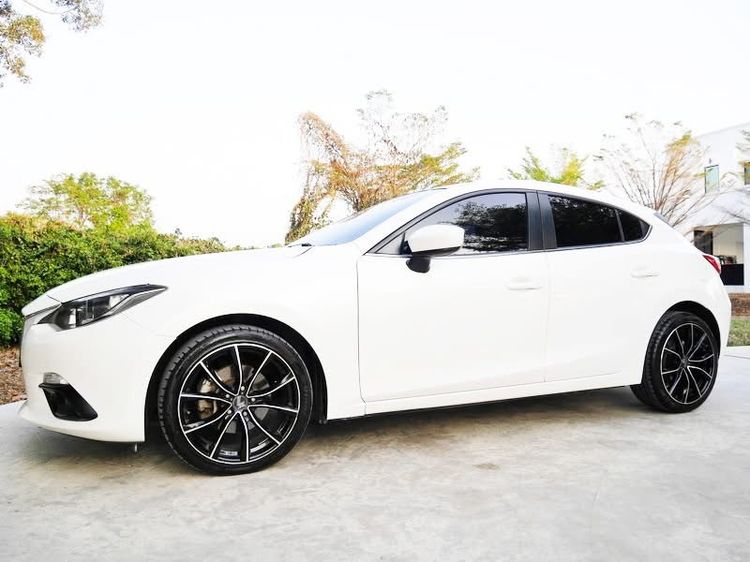 รถ Mazda Mazda3 2.0 S Sports สี ขาว