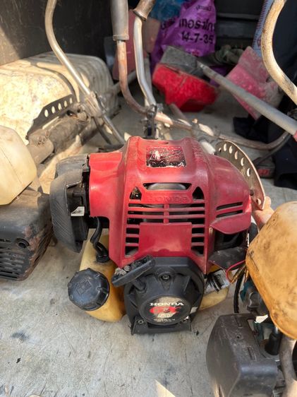 เครื่องตัดหญ้ามือสอง (สำหรับงานช่าง)เพื่อเป็นอะไหล่หรือนำไปเปลี่ยนคาร์บูเรเตอร์ก็ใช้งานได้แล้ว สนใจทักมาครับ