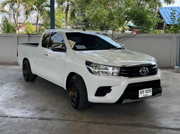 Toyota Hilux Revo 2018 2.4 J Plus Pickup ดีเซล ไม่ติดแก๊ส เกียร์ธรรมดา ขาว รูปที่ 3