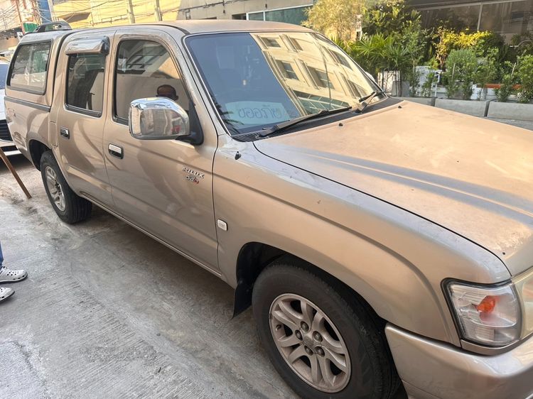 Toyota Hilux Tiger D4D 2003 รุ่นย่อยอื่นๆ Pickup ดีเซล ไม่ติดแก๊ส เกียร์ธรรมดา น้ำตาล รูปที่ 3