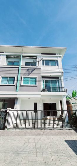 ขายทาวน์โฮม 3 ชั้น หลังมุม ปรับปรุงใหม่ทั้งหลัง หมู่บ้านวิรัลพัชร Exclusive เดินทางสะดวก ใกล้รถไฟฟ้าสายสีเหลือง