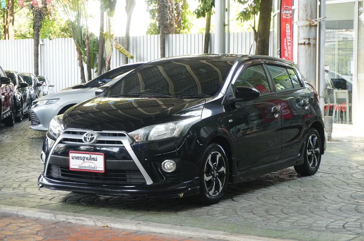 รถ Toyota Yaris 1.2 E สี ดำ