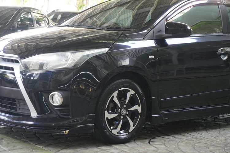 Toyota Yaris 2014 1.2 E Sedan เบนซิน ไม่ติดแก๊ส เกียร์อัตโนมัติ ดำ รูปที่ 4