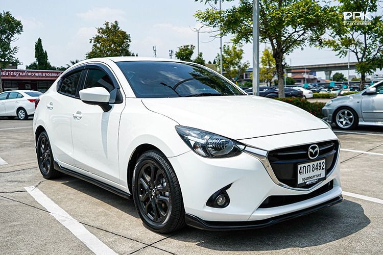 Mazda Mazda 2 2015 1.5 XD High Plus Sedan ดีเซล ไม่ติดแก๊ส เกียร์อัตโนมัติ ขาว รูปที่ 3