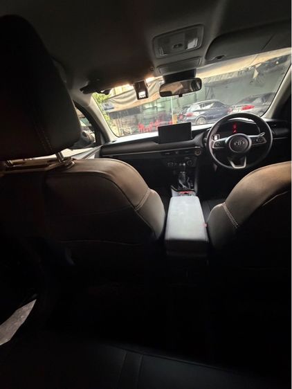 Toyota Yaris 2025 1.2 Premium Sedan เบนซิน เกียร์อัตโนมัติ ดำ รูปที่ 4