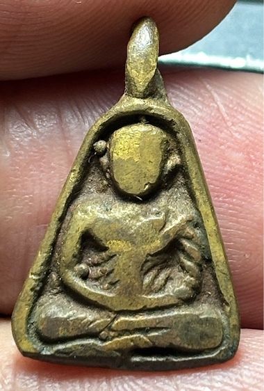 เหรียญจอบ หลวงพ่อเงิน บางคลาน