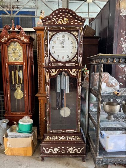 นาฬิกาฝังมุก 