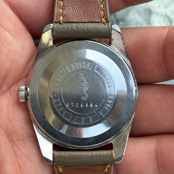 ขายนาฬิกาวินเทจ Seiko Champion Calendar 860 (Ref. 7622-8981) ไขลาน หน้าปัดขาวซันเบิร์ส ฝาหลังม้าน้ำ ปี 1965 รูปที่ 10