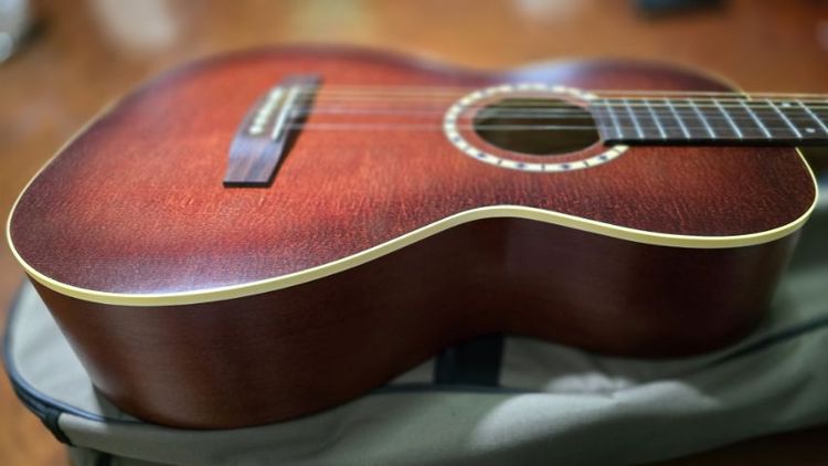 ขายกีต้าร์โปร่ง 36 นิ้ว art and luthier สัญชาติแคนนาดา สภาพ 99 รูปที่ 5