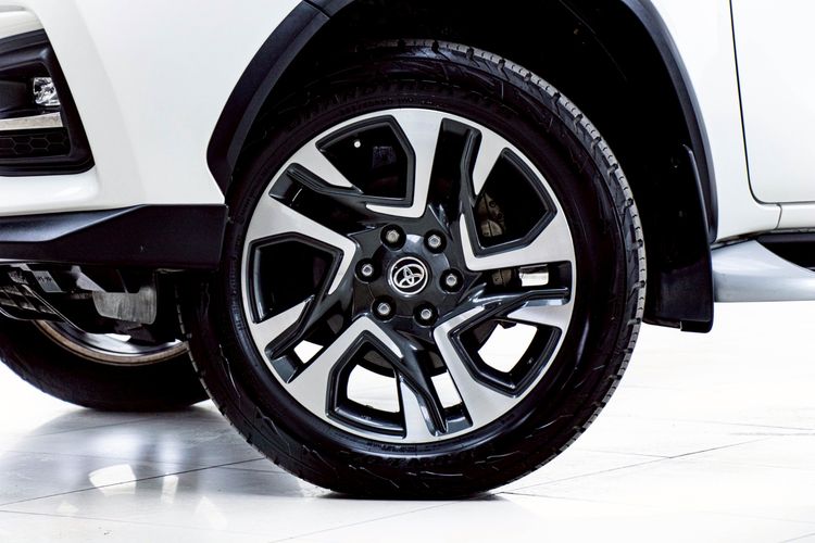 Toyota Fortuner 2020 2.8 TRD Sportivo Utility-car ดีเซล ไม่ติดแก๊ส เกียร์อัตโนมัติ ขาว รูปที่ 4