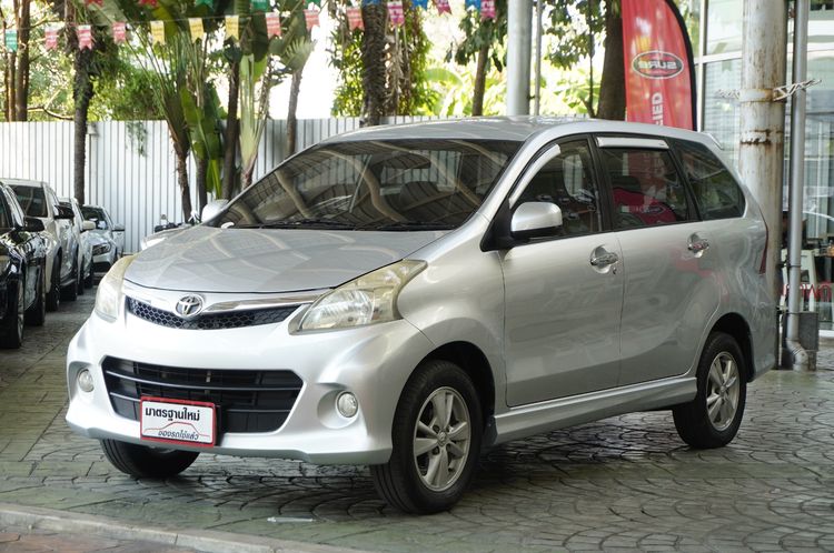 รถ Toyota Avanza 1.5 S สี บรอนซ์เงิน