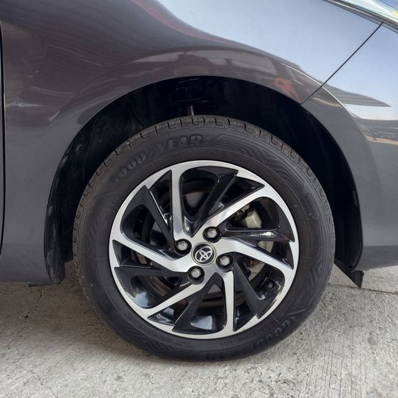 Toyota Yaris ATIV 2020 1.2 Sport Premium Sedan เบนซิน ไม่ติดแก๊ส เกียร์อัตโนมัติ เทา รูปที่ 4