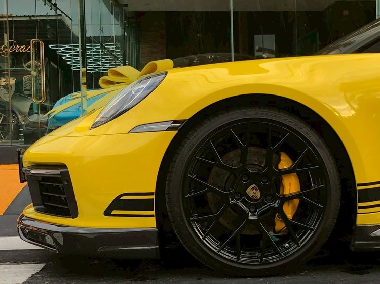 Porsche 911 Carrera S 2020 3.0 เบนซิน เกียร์อัตโนมัติ เหลือง รูปที่ 2