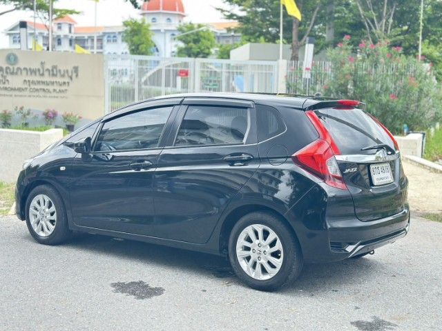 Honda Jazz 2019 1.5 V Sedan เบนซิน ไม่ติดแก๊ส เกียร์อัตโนมัติ ดำ รูปที่ 4