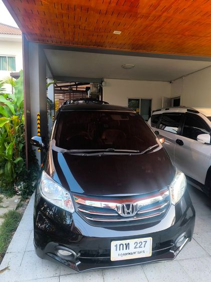 รถ Honda Freed 1.5 SE สี น้ำตาล