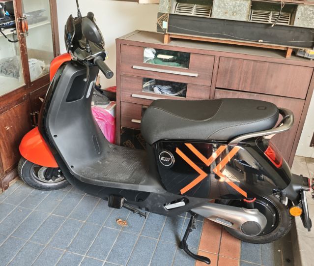 ยี่ห้ออื่น รุ่นอื่นๆ 2025 ขายมอเตอร์ไซค์ไฟฟ้า EM Qarez สีดำแดง สภาพใหม่ไม่ได้ใช้ วิ่งไปแค่ 30โล มีทะเบียนอุปกรณ์ครบ ขายเพราะอยากเปลี่ยนแนวทรงอื่น แต่ใช้งานดีปกติ นัดเจอรับรถ รามอินทรา109 ประกันมอเตอร์ แบตเตอรี่ มีครบ