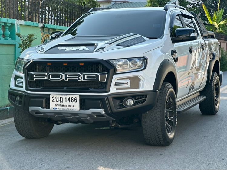 รถ Ford Ranger 2.2 Hi-Rider XLT สี ขาว