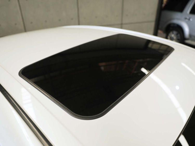 Toyota Camry 2023 2.5 Premium Sedan เบนซิน ไม่ติดแก๊ส เกียร์อัตโนมัติ ขาว รูปที่ 3