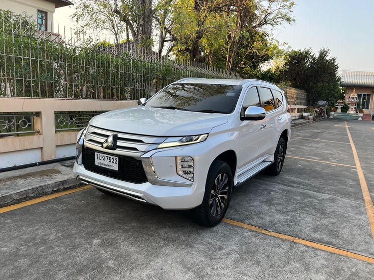 รถ Mitsubishi Pajero Sport 2.4 GT Premium 2WD สี ขาว