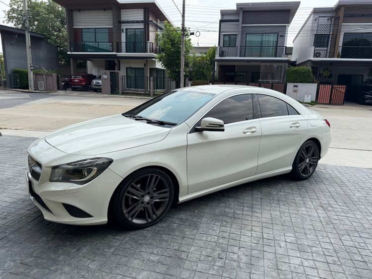 Mercedes-Benz CLA-Class 2015 CLA180 Sedan เบนซิน ไม่ติดแก๊ส เกียร์อัตโนมัติ ขาว รูปที่ 4