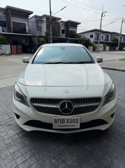 รถ Mercedes-Benz CLA-Class CLA180 สี ขาว