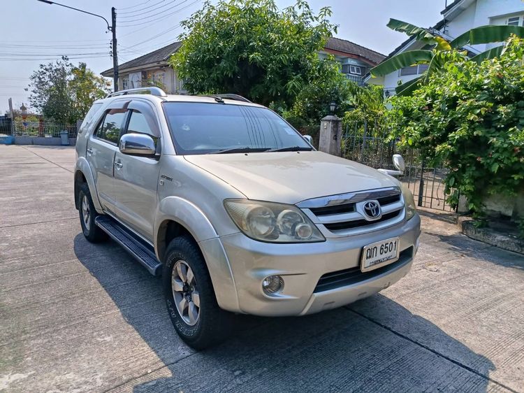 Toyota Fortuner 2005 2.7 V 4WD Utility-car เบนซิน LPG เกียร์อัตโนมัติ เทา รูปที่ 4