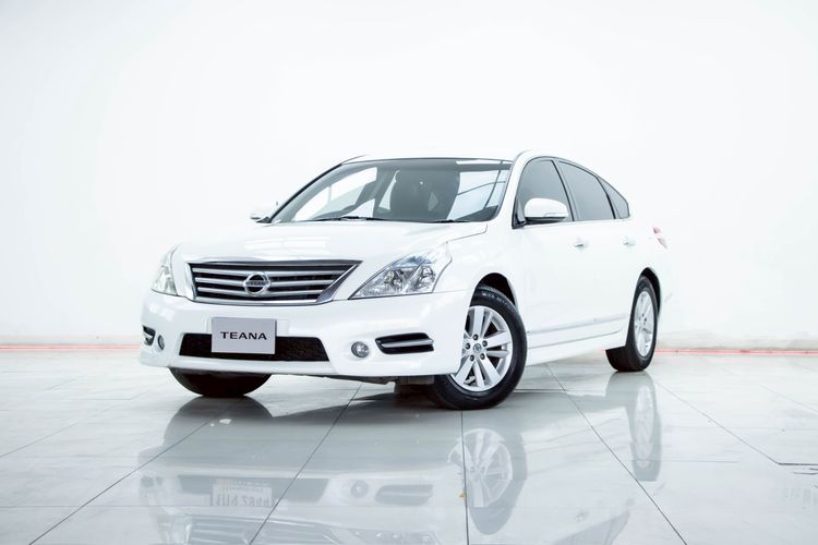 รถ Nissan Teana 2.0 200 XL สี ขาว