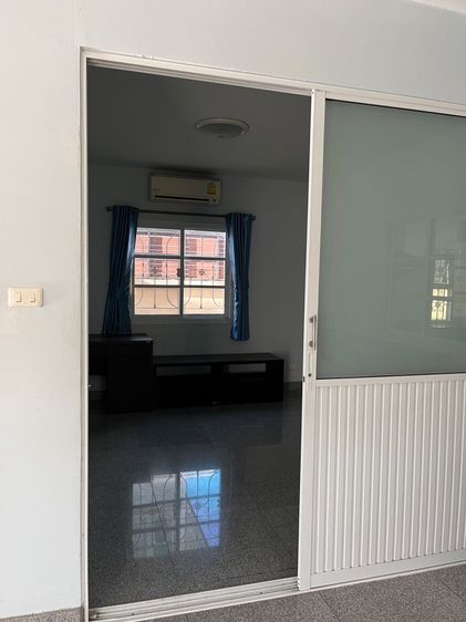 อื่นๆ มีบางส่วน สร้างเสร็จก่อน 2010 🏡ปล่อยเช่าบ้านเดี่ยว 2 ชั้น ในหมู่บ้านอิมพีเรียลพาร์ค🏡  รูปที่ 2