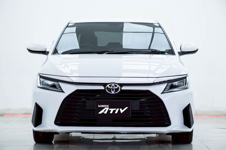 Toyota Yaris ATIV 2023 1.2 Sport Sedan เบนซิน ไม่ติดแก๊ส เกียร์อัตโนมัติ ขาว รูปที่ 4