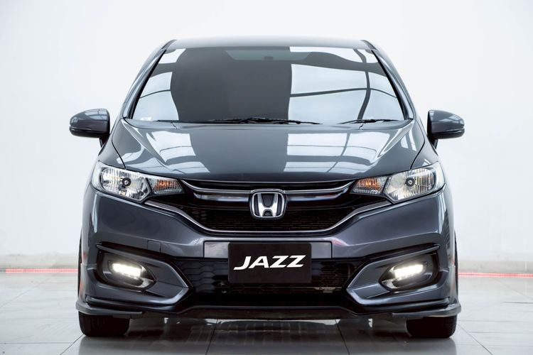 Honda Jazz 2017 1.5 V Sedan เบนซิน ไม่ติดแก๊ส เกียร์อัตโนมัติ เทา รูปที่ 4