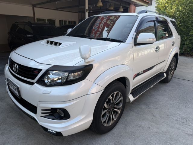 Toyota Fortuner 2015 3.0 TRD Sportivo 4WD Utility-car ดีเซล ไม่ติดแก๊ส เกียร์อัตโนมัติ ขาว รูปที่ 3