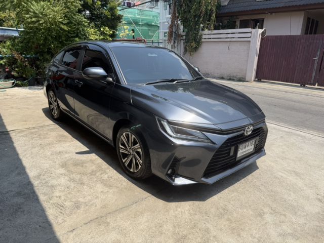 รถ Toyota Yaris ATIV 1.2 Smart สี เทา