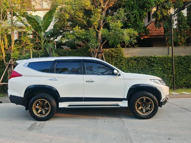 Mitsubishi Pajero Sport 2018 2.4 GT Premium ดีเซล ไม่ติดแก๊ส เกียร์อัตโนมัติ ขาว รูปที่ 3