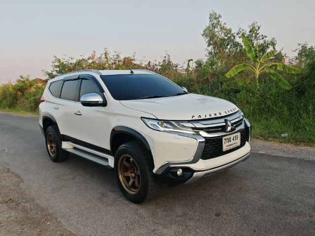Mitsubishi Pajero Sport 2018 2.4 GT Premium ดีเซล ไม่ติดแก๊ส เกียร์อัตโนมัติ ขาว รูปที่ 2