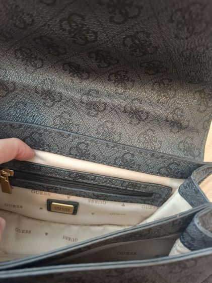 กระเป๋าสะพายยี่ห้อ guess ของแท้สภาพนางฟ้า รูปที่ 5