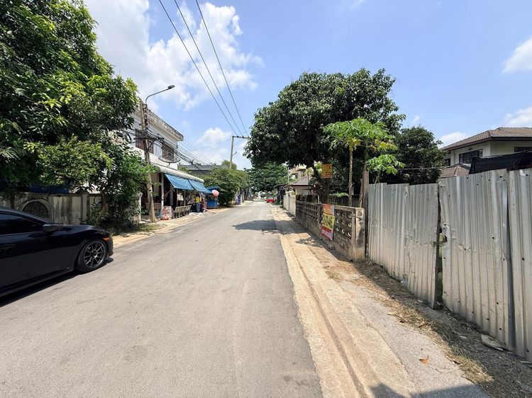 ขายด่วนที่ดิน 102.5 ตรว ติดถนนสาธารณะ ถมแล้ว+ล้อมกำแพง ซอยเทศบาล 8 อ.บางบัวทอง จ.นนทบุรี  รูปที่ 3