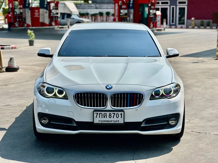 รถ BMW Series 5 520d สี ขาว