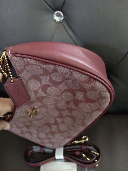 Coach สะพาย สวย กริ๊บ  2600 ส่งฟรี รูปที่ 9