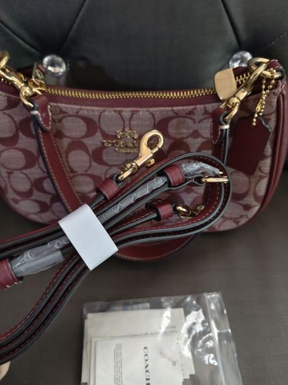 Coach สะพาย สวย กริ๊บ  2600 ส่งฟรี รูปที่ 2