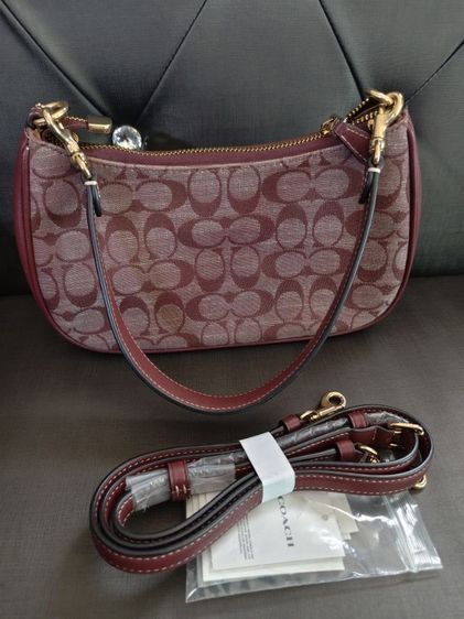 Coach สะพาย สวย กริ๊บ  2600 ส่งฟรี รูปที่ 4
