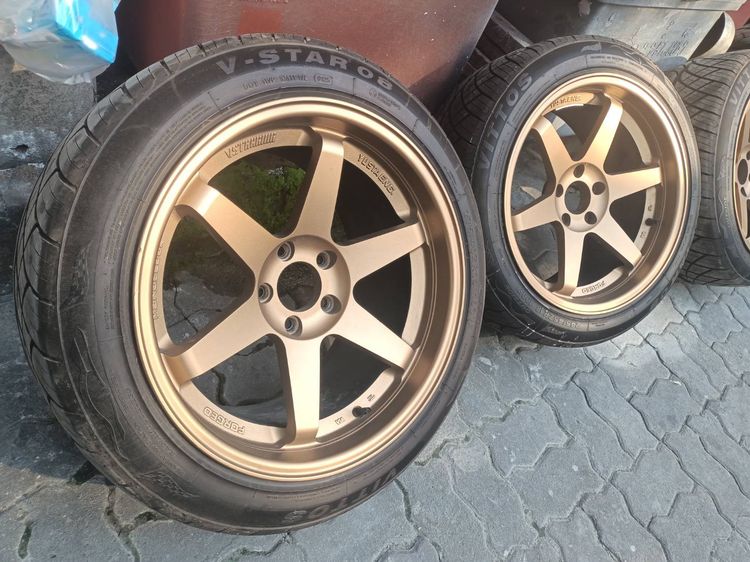 ขายล้อแม็ก หน้า9.5หลัง10.5 พร้อมยาง275-40-18ปี25 สวยกริบไม่มีตำหนิ