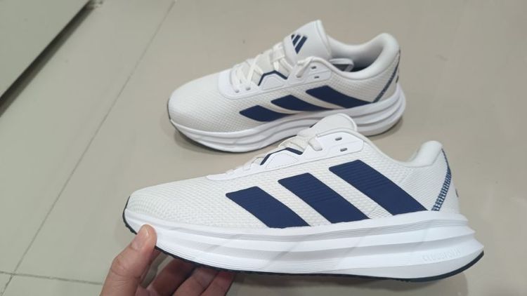 ขาว ผ้า รองเท้าผ้าใบ UK 8 | EU 42 | US 8.5 Adidas Galaxy 7 ของแท้💯