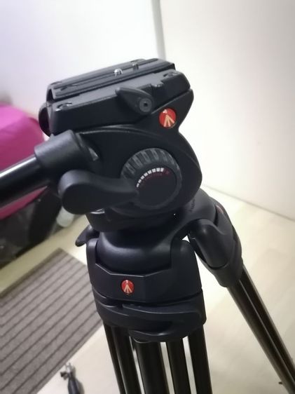 Manfrotto 546B ขาตั้งกล้อง พร้อมหัววิดีโอ 501HDV รูปที่ 6