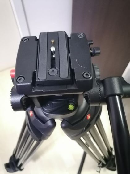 Manfrotto 546B ขาตั้งกล้อง พร้อมหัววิดีโอ 501HDV รูปที่ 7