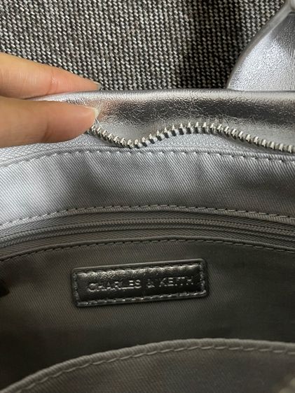 กระเป๋า charles and keith แท้ รูปที่ 4
