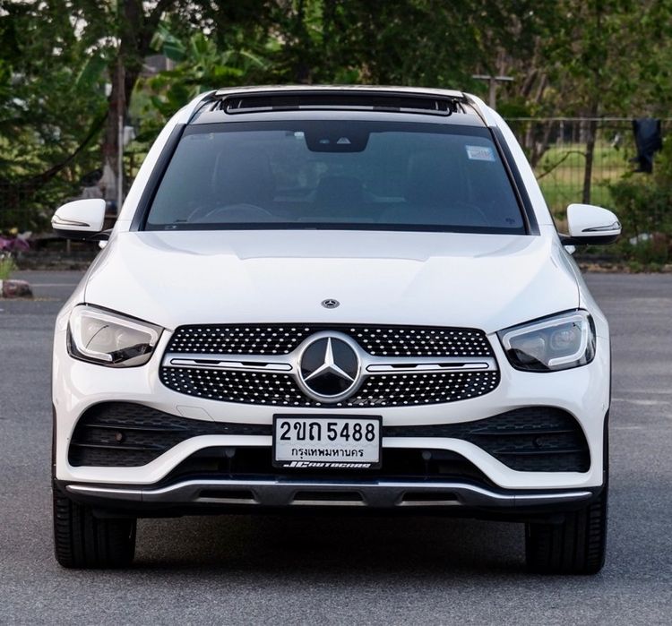 Mercedes-Benz GLC-Class 2021 GLC300e Sedan ปลั๊กอินไฮบริด (PHEV) ไม่ติดแก๊ส เกียร์อัตโนมัติ ขาว รูปที่ 2
