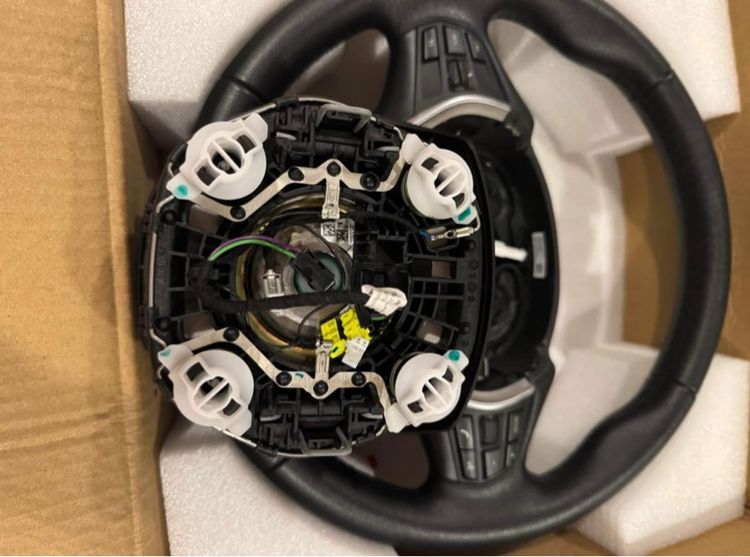 พวงมาลัย BMW F30 LCI  รูปที่ 5