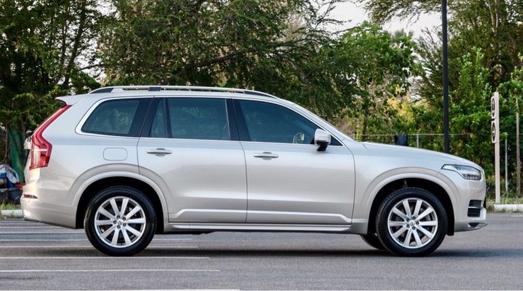 Volvo XC90 2019 2.0 D5 Momentum 4WD Utility-car ดีเซล ไม่ติดแก๊ส เกียร์อัตโนมัติ บรอนซ์ทอง รูปที่ 4
