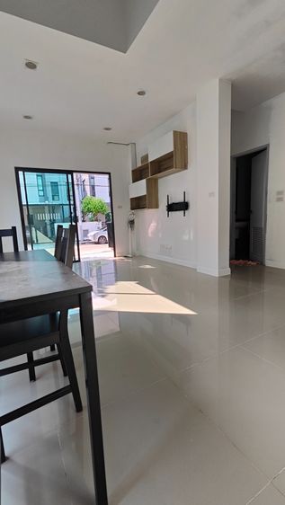 อื่นๆ มีบางส่วน 2019 ขายบ้านแฝด หมู่บ้านวารีโอ้ ไลฟ์ สุวรรณภูมิ  (Vario Suvarnabhumi)  ซ.ลาดกระบัง 54 ทำเลดีมาก ใกล้สนามบินสุวรรณภูมิ ✈️ รูปที่ 3