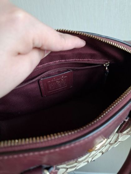 กระเป๋าcoach ของแท้ ยังสะพายได้สวยๆคะ รูปที่ 3